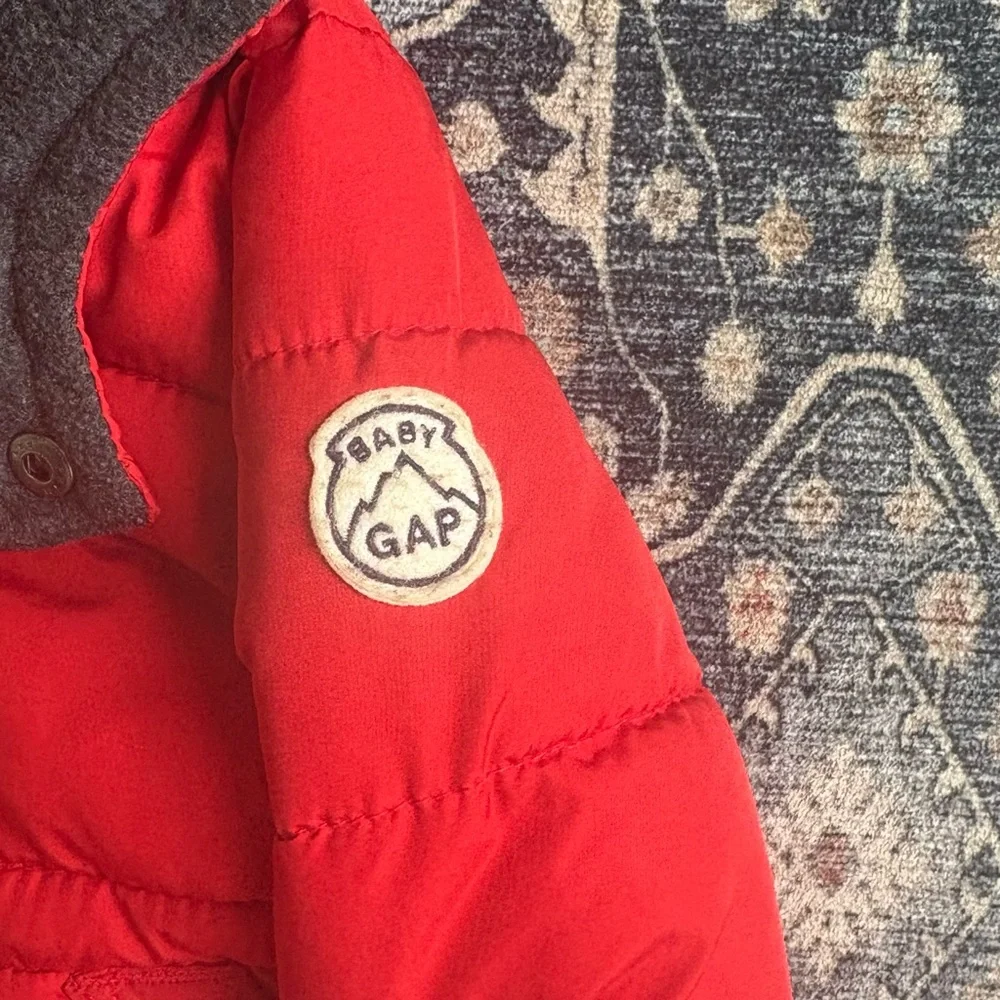 GAP zipper snap